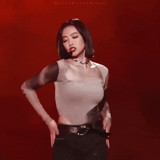 "偶像女王"宋茜:老娘除了大腿性感迷人,演技也是很能打的哦