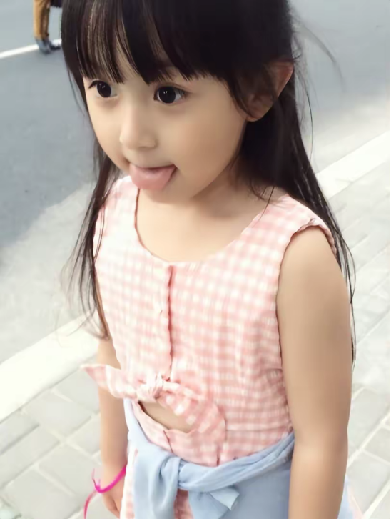 2岁出道年入百万,因长相甜美被禁止整容的刘楚恬,如今长成啥样?