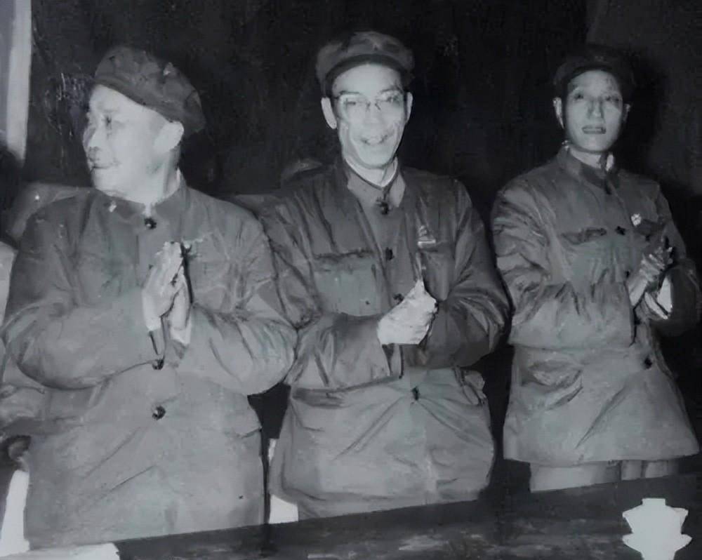 同乡梁兴初,梁必业同年参军,1955同授中将,两人截然不同