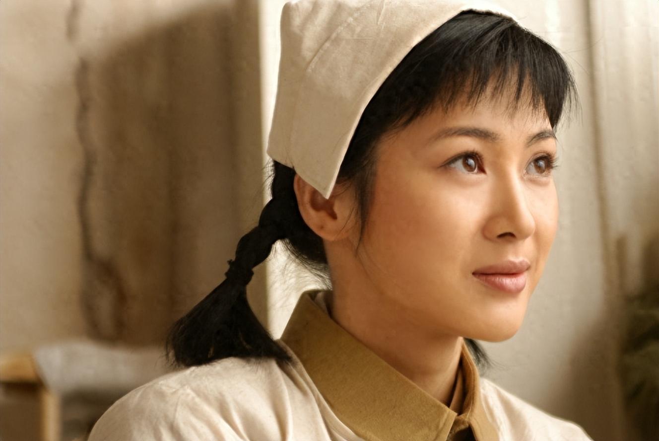 "亮剑女神"童蕾:32岁嫁温州首富,丈夫入狱后留给她1.4亿债务