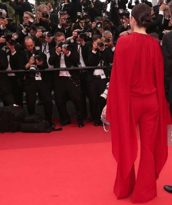 身材变形,腋下肤色差好尴尬