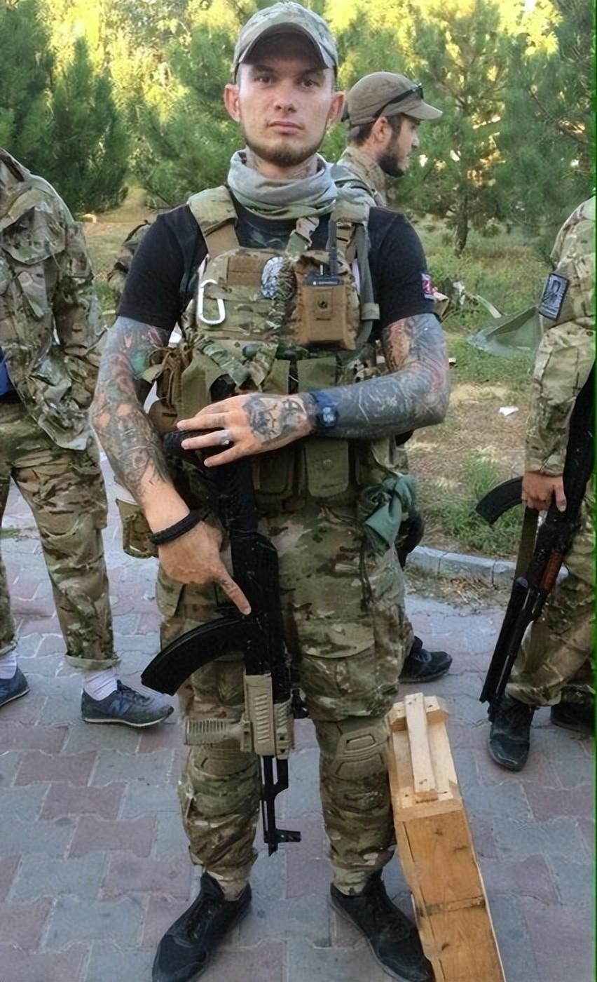 外国军人却能随便纹身?