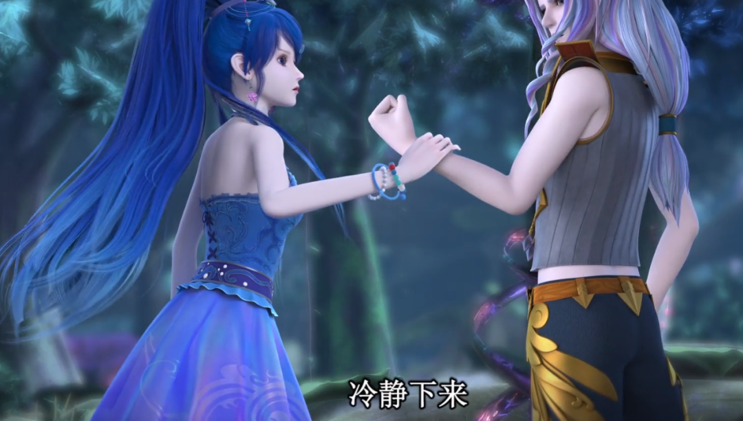 叶罗丽:陈思思的新造型真好看,露背装很成熟,配上黑色眼影很绝