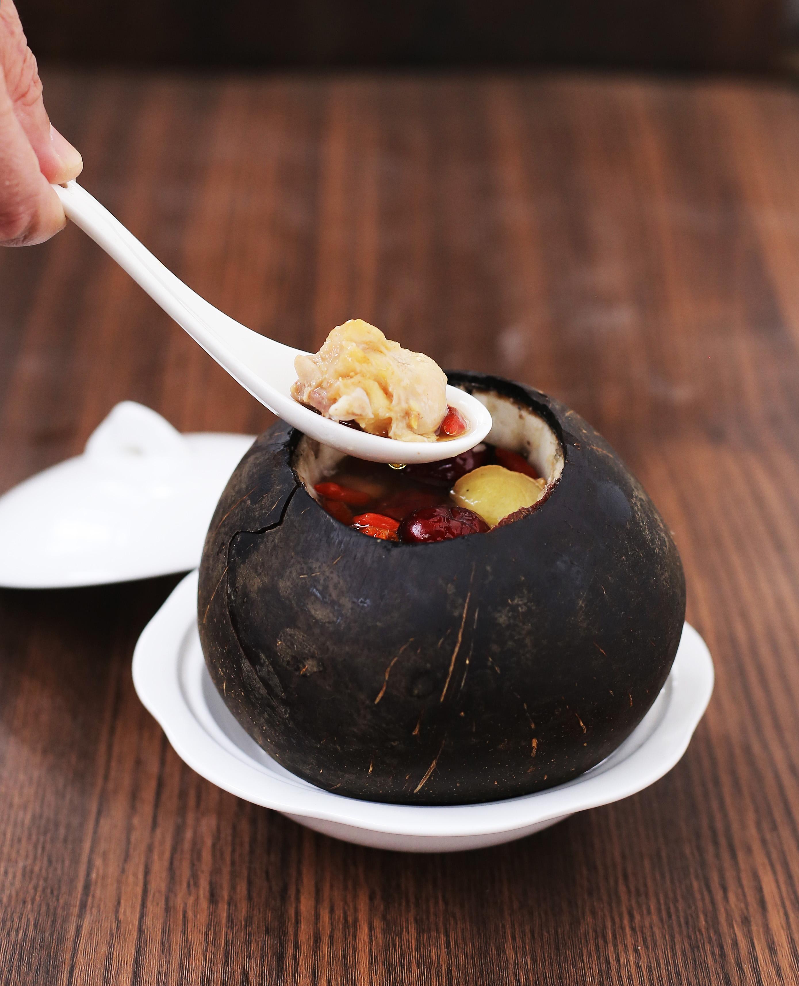 一,推荐食谱:原盅椰子鸡汤新冠"三阳"出现?