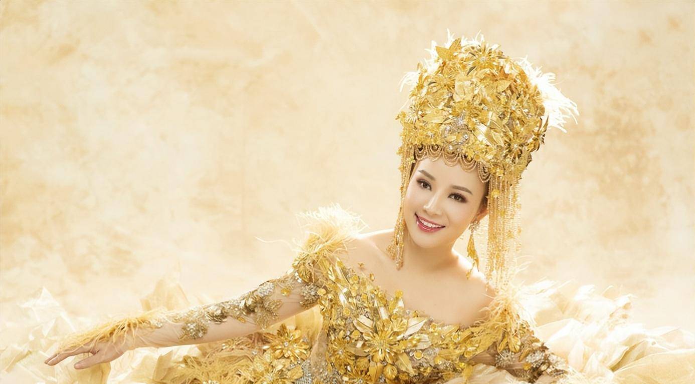 盲人歌手刘赛:24岁冠军出道,不被盲眼所累,收获爱情幸福美满