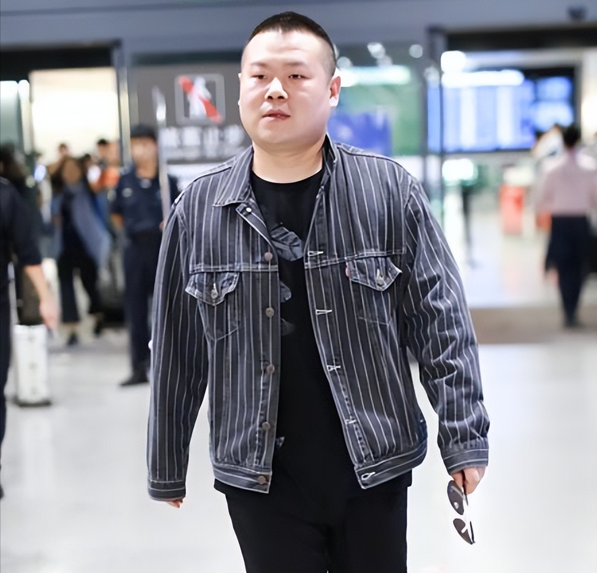 摊牌了,39岁岳云鹏官宣"新身份",但可怕的事情却还在后面!