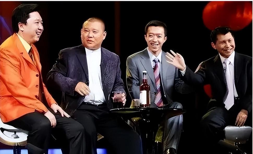 一直到2009年,张文顺的去世,成了"压倒李菁的最后一根稻草".