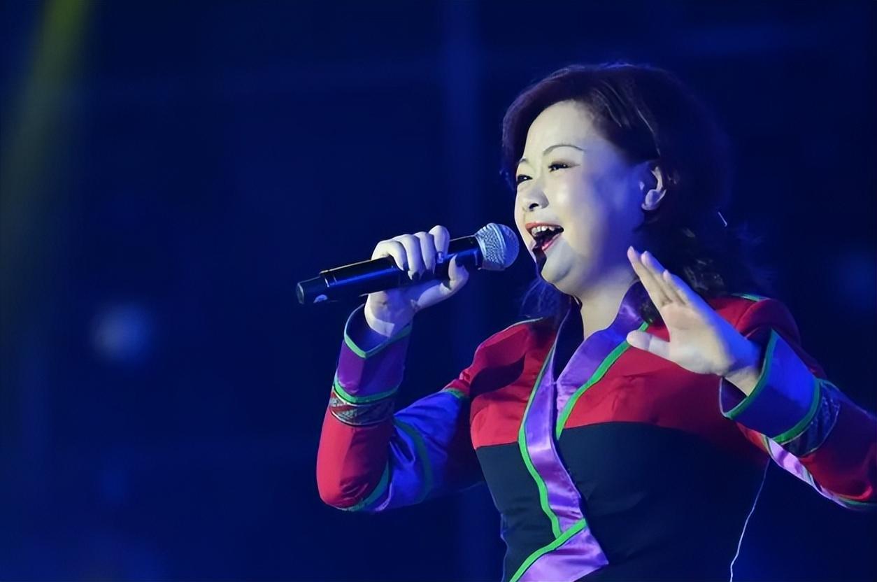 著名歌星李琼:当年红极一时,现在胖到认不出来,至今婚姻仍成谜