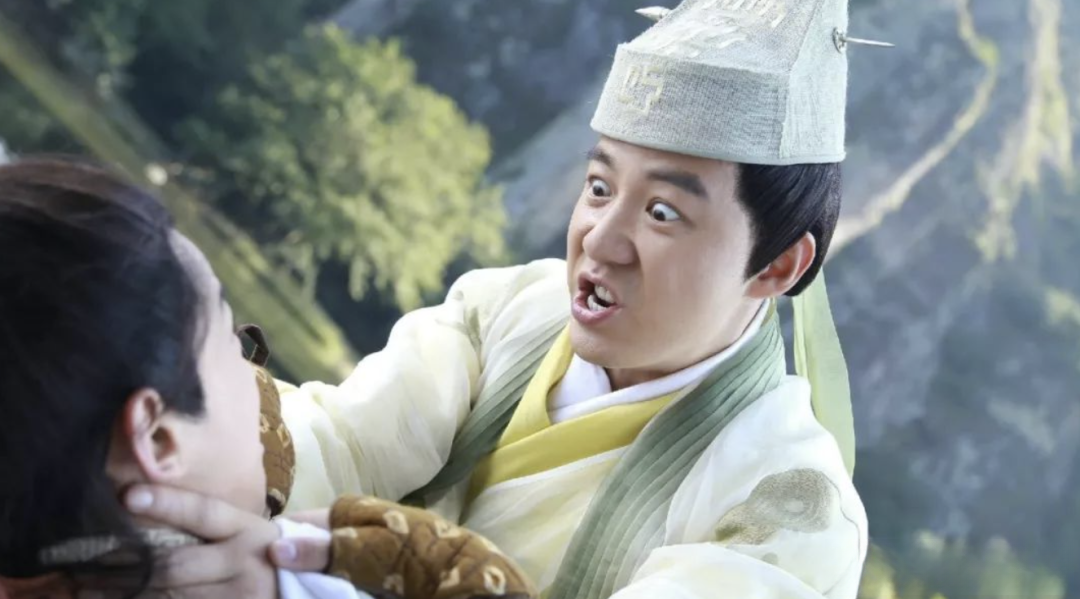 一出场让人脊背发凉,王茂蕾的表演让人叫绝,他抓住了反派的魂