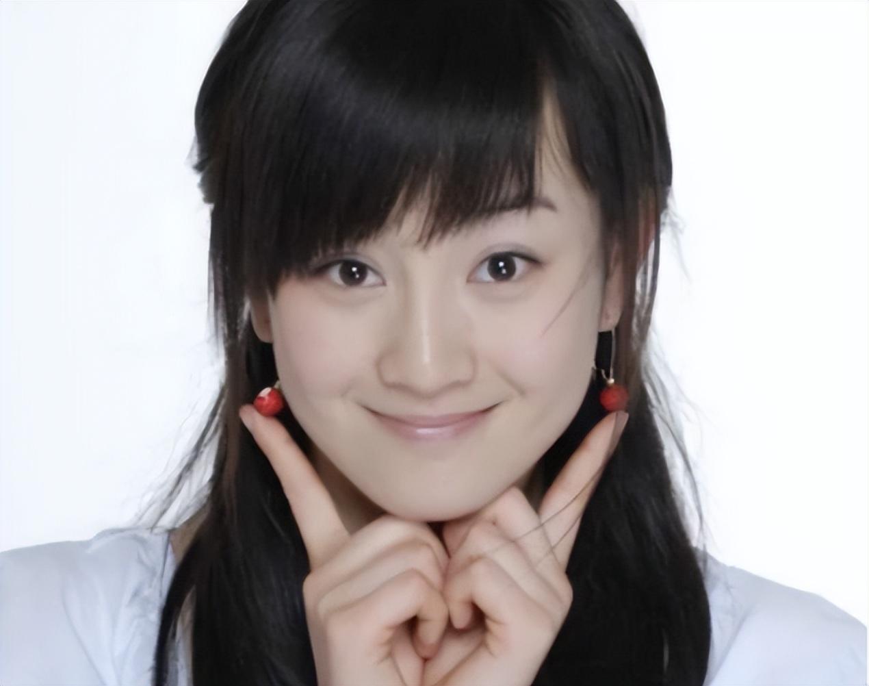 这一次,34岁张檬的"处境",给内娱女明星们"提了个醒"