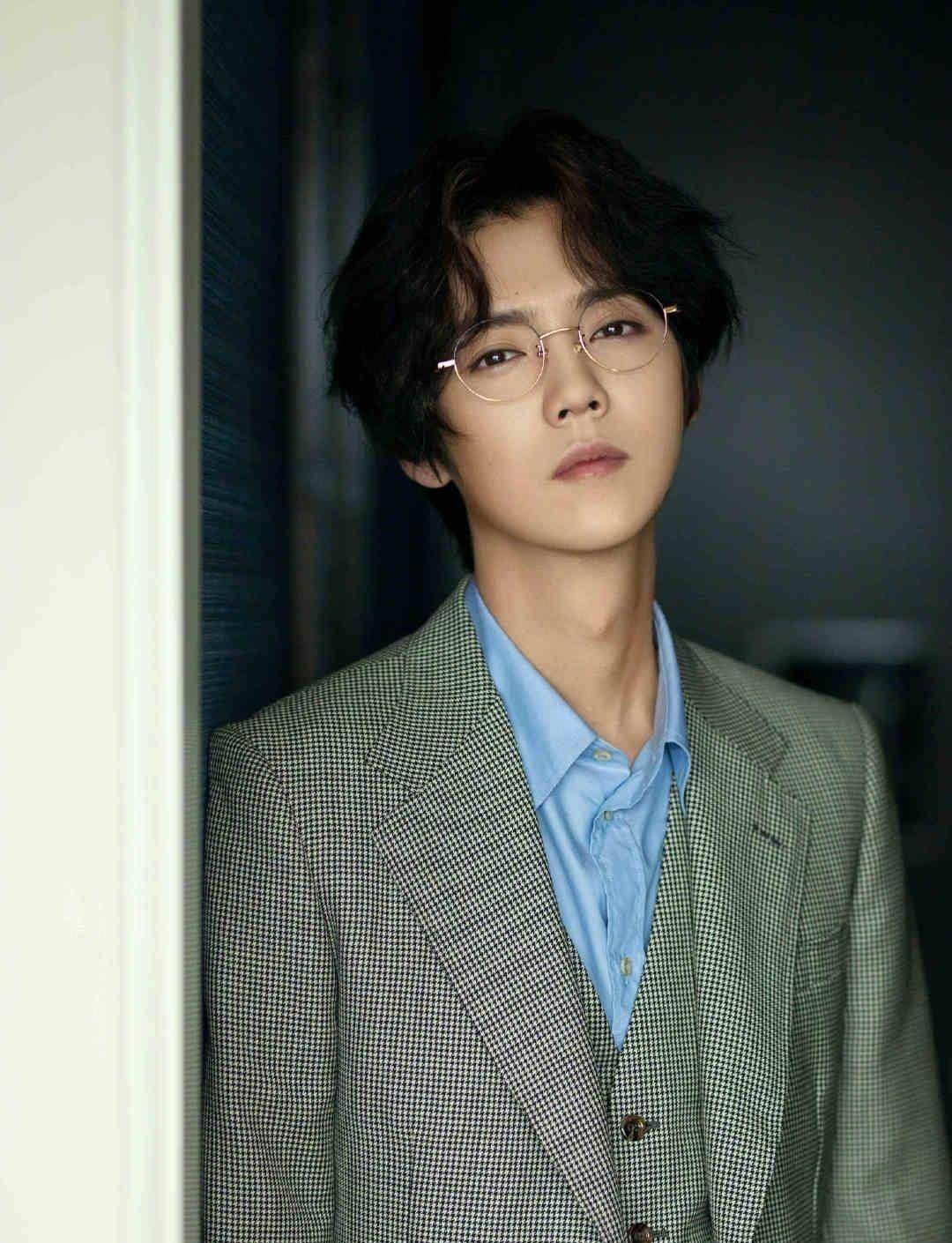 不过幸运的是,鹿晗在exo团队的时候就获得了不少人气.