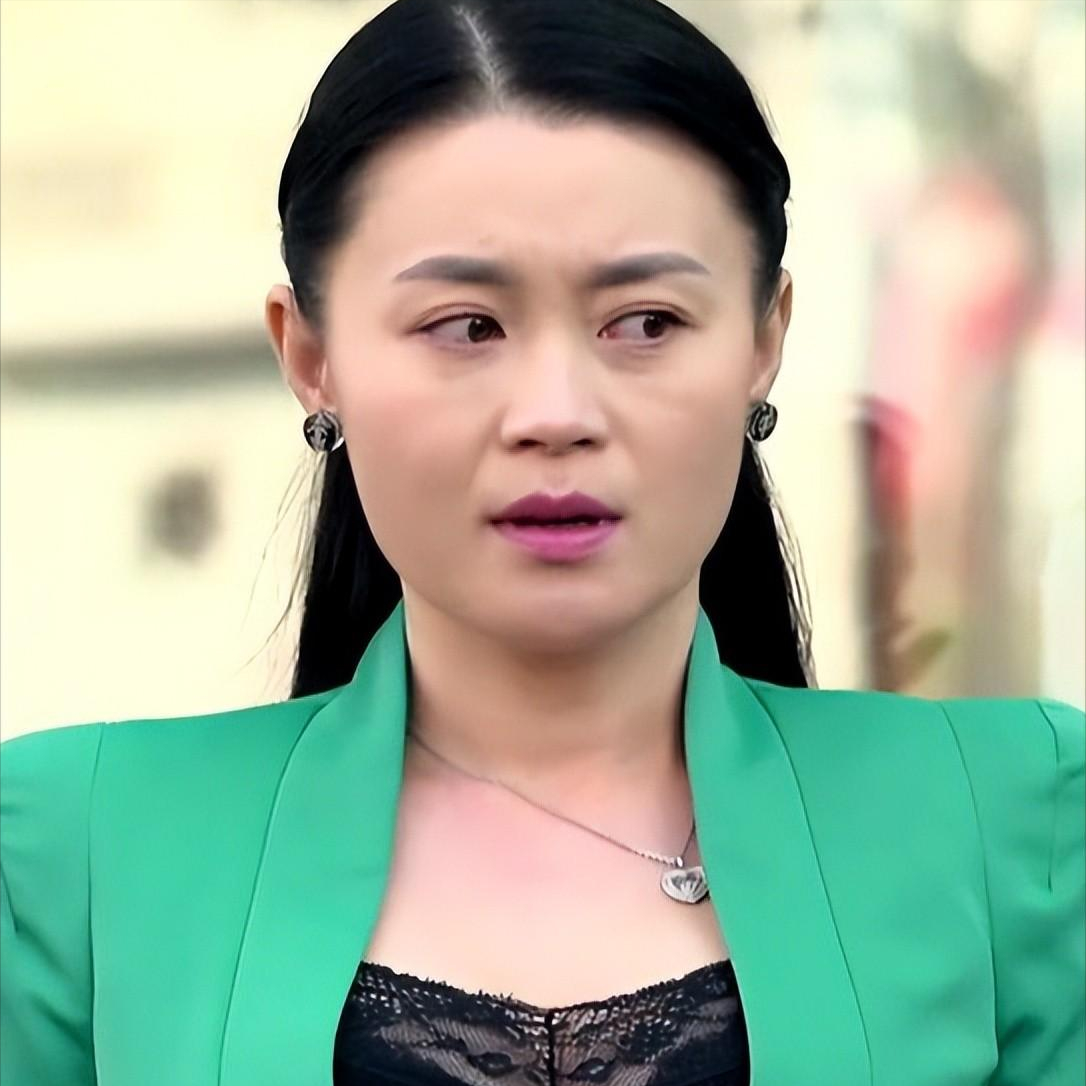 演员关婷娜：赵本山的“御用媳妇”，如今40岁婚姻成难题 - 哔哩哔哩