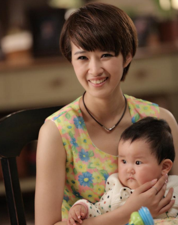 茹萍的女儿奚望:嫁演员郭晓然生一女,离婚时母亲的心最痛