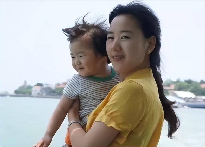 从离异负债村妇到千万网红,如今带领村民致富的沈丹,经历了啥?