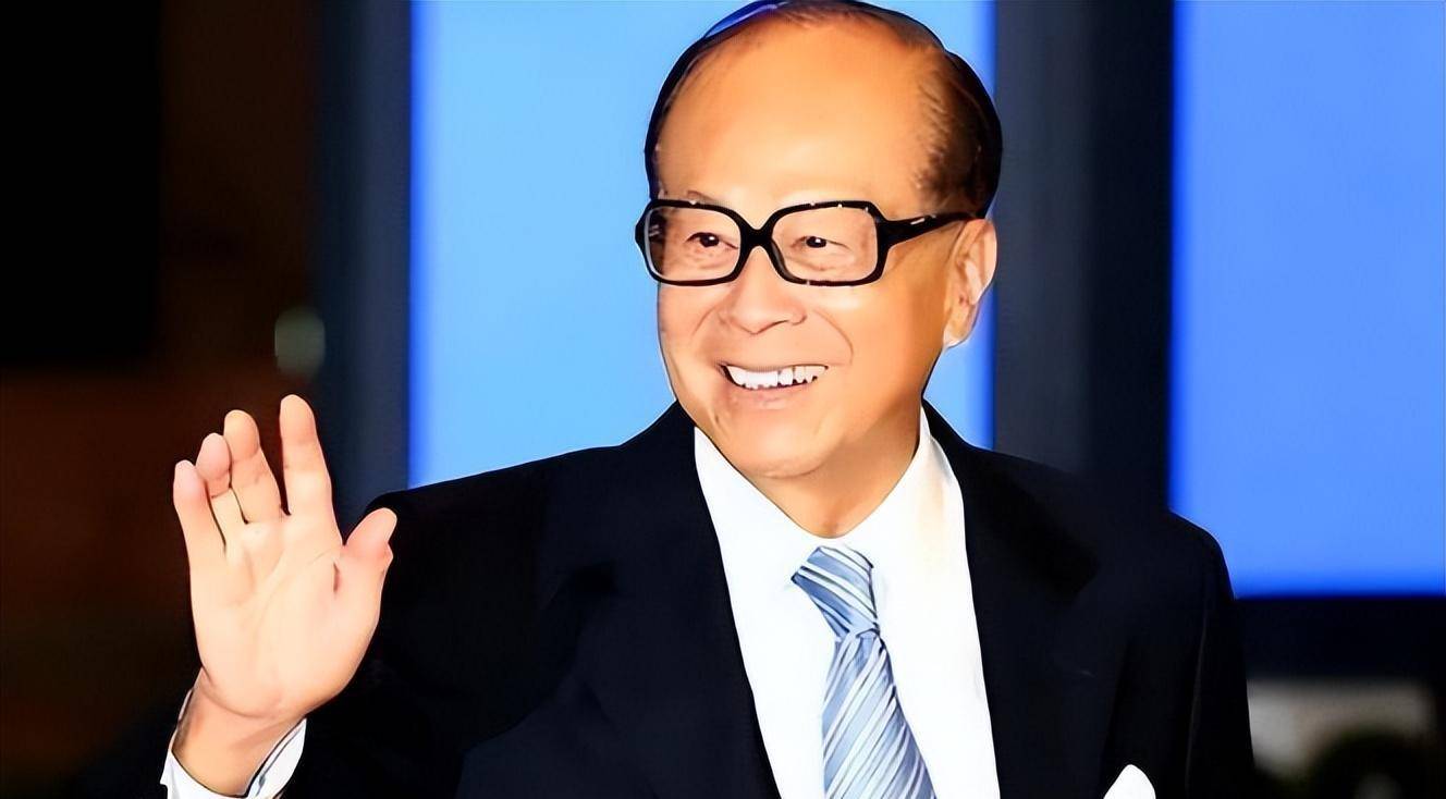 这下令之前投资的商人无一不急的抓耳挠腮,就连李嘉诚也是毫不列外