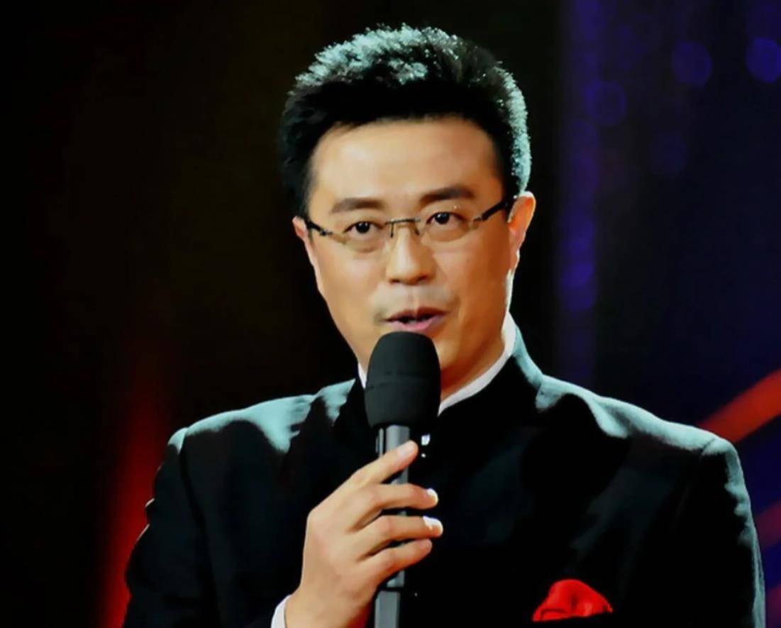 主持人白燕升:娶瘫痪妻子,婚后连生二胎,如今儿女双全幸福美满