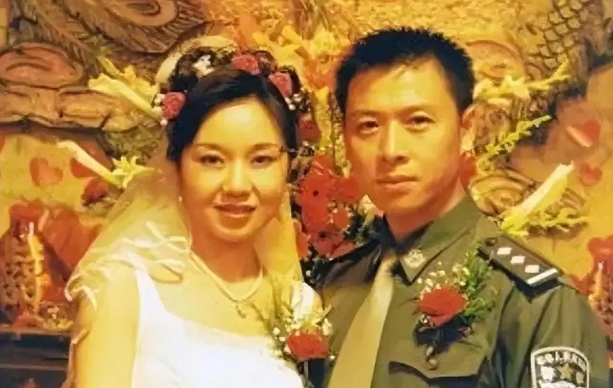 1996年,闫妮和邹伟结婚了