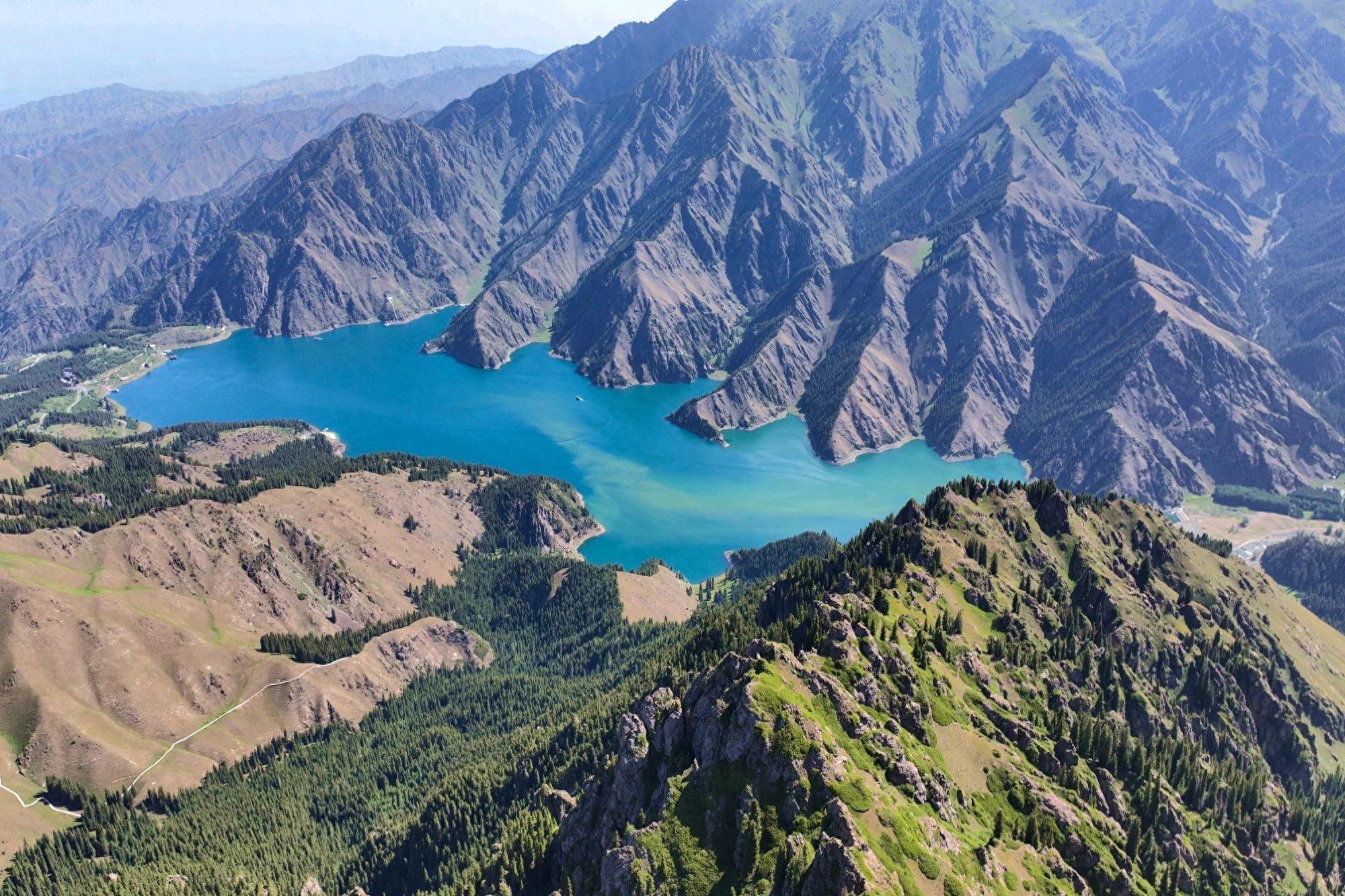 新疆天山西小天池飞龙潭