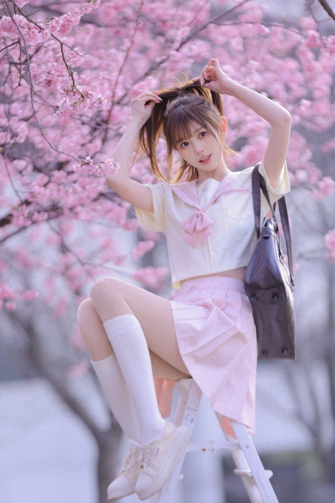 樱花jk制服写真,上海的樱花已经开了吗?
