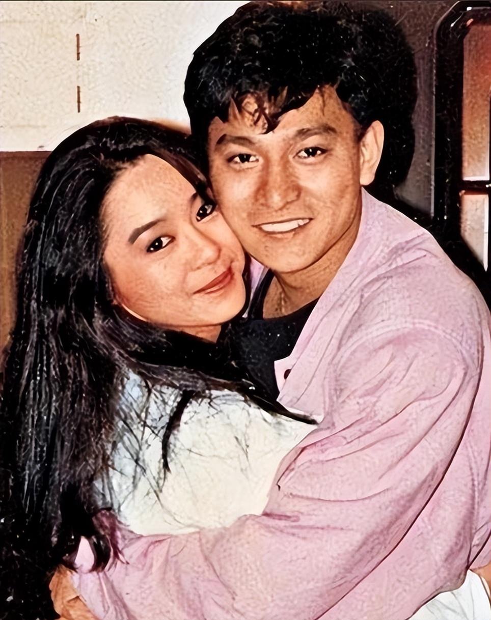 刘德华的妻子:被藏23年,46岁才敢生孩子,朱丽倩为何这么能忍