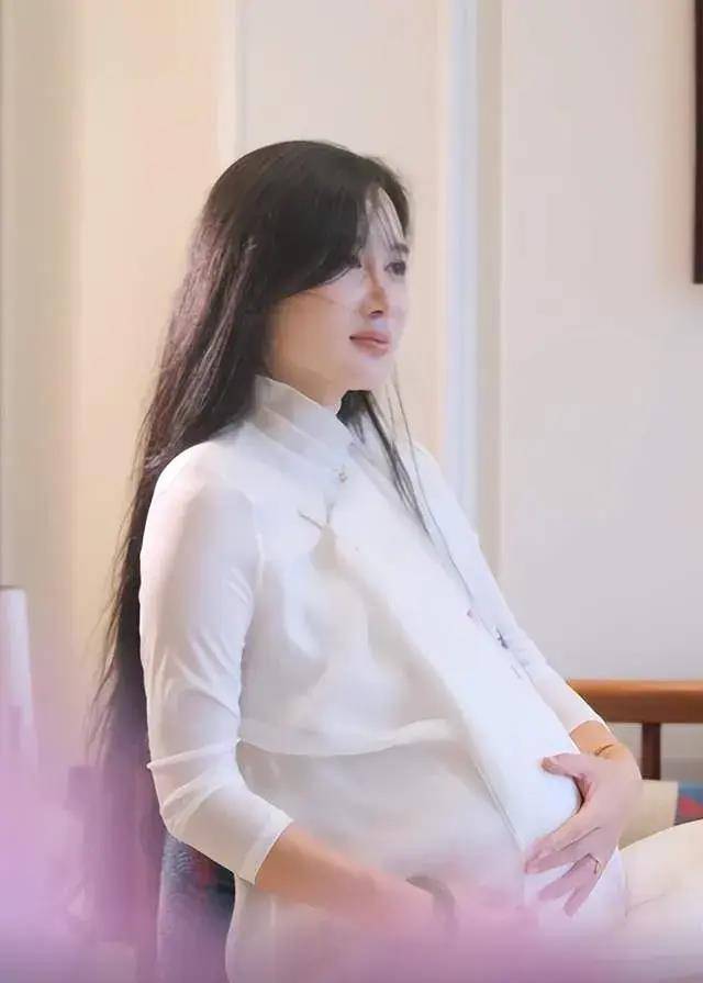 杨幂怀孕期间的照片图片