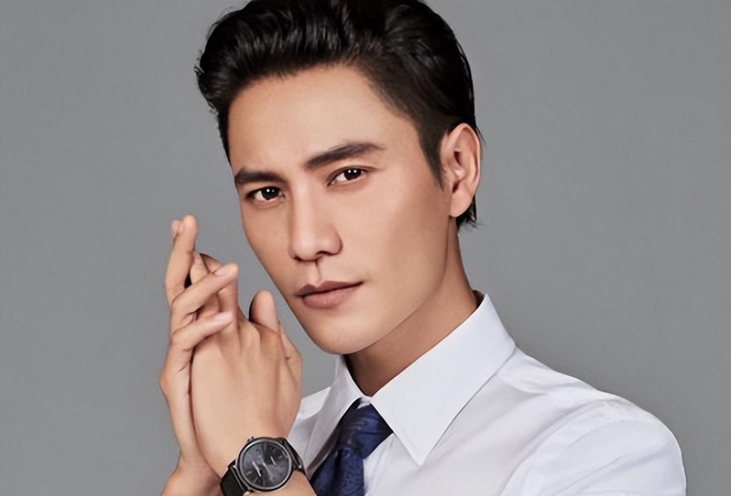 当时已是深夜,陈坤的父母早已入睡,所以只有保姆郭镶镕一人