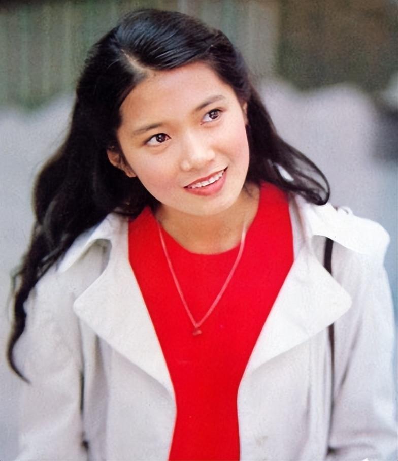 女星李芸:母亲早逝,父亲和伯父都是名演员,她出国后离婚又再婚