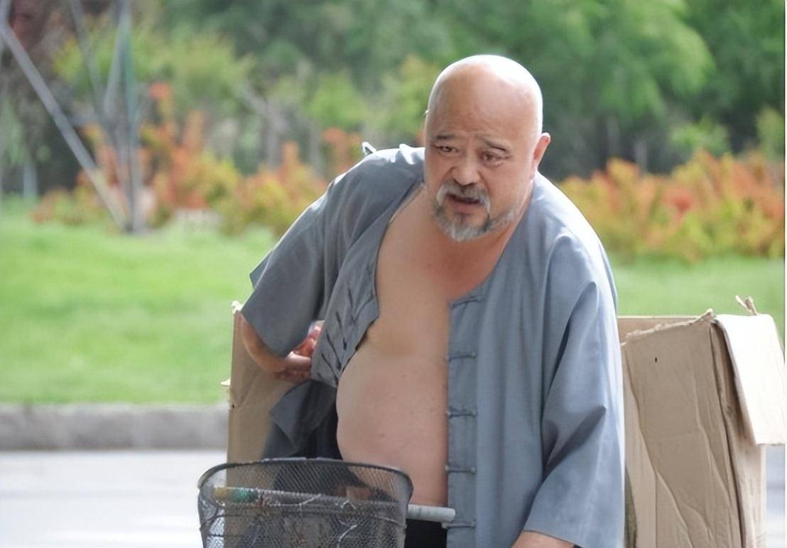 每天2包烟,顿顿8两白酒,演员李琦如今成这样了!