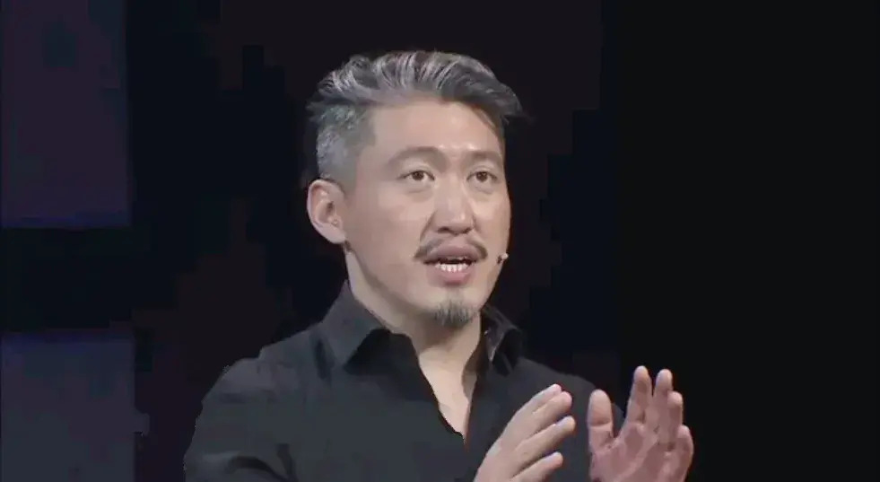 三次改名字,一张坏蛋脸,《猎冰》的这个演员凭什么被张译赏识?