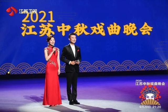 群“屏”拱月,皓月、烟火、舞台再现“海上生明月”