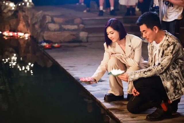 群“屏”拱月,皓月、烟火、舞台再现“海上生明月”