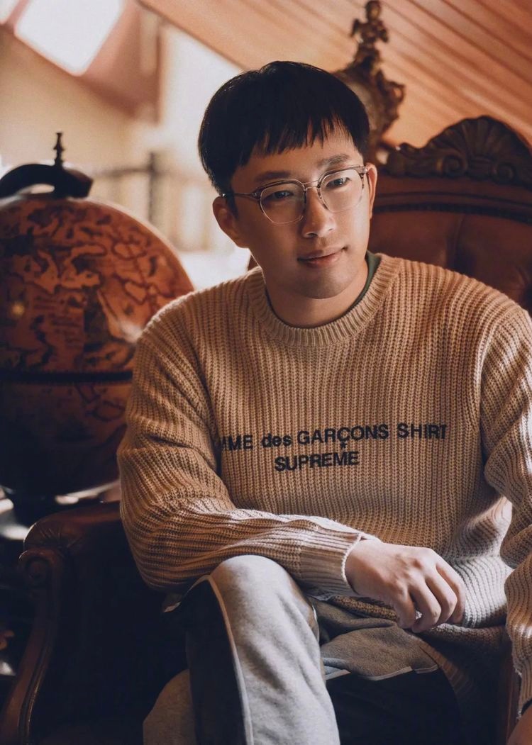 于正发白鹿照片称她是自己最好的作品,网友不满认为他蹭白鹿热度