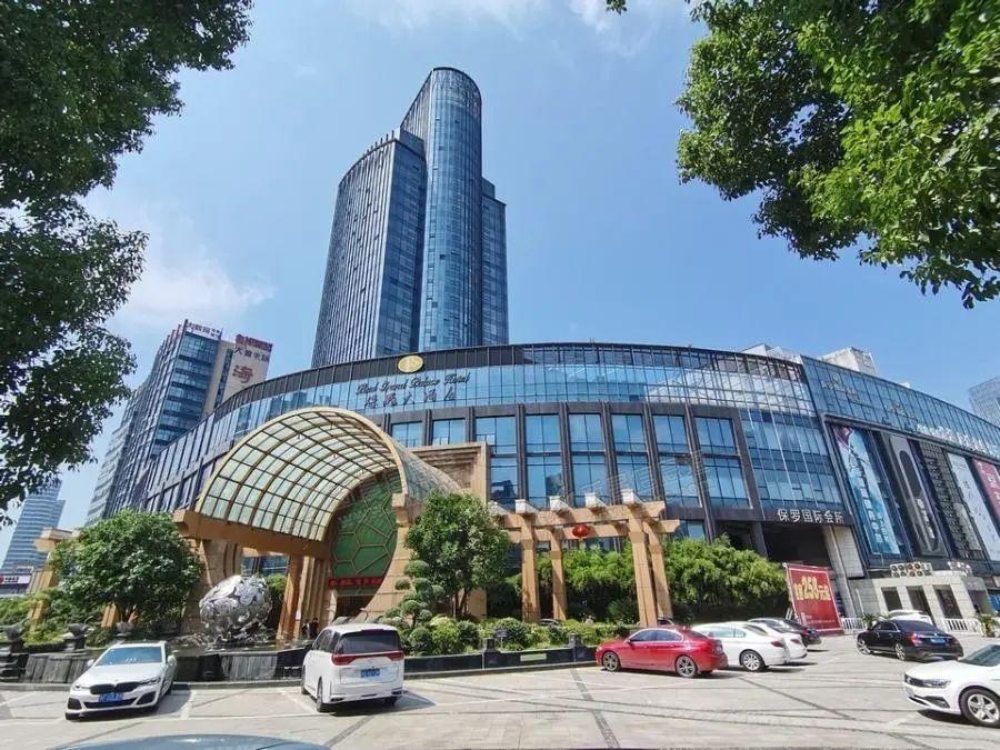 据了解,嵊州保罗大酒店有限公司成立于2009年03月24日,经营范围包括