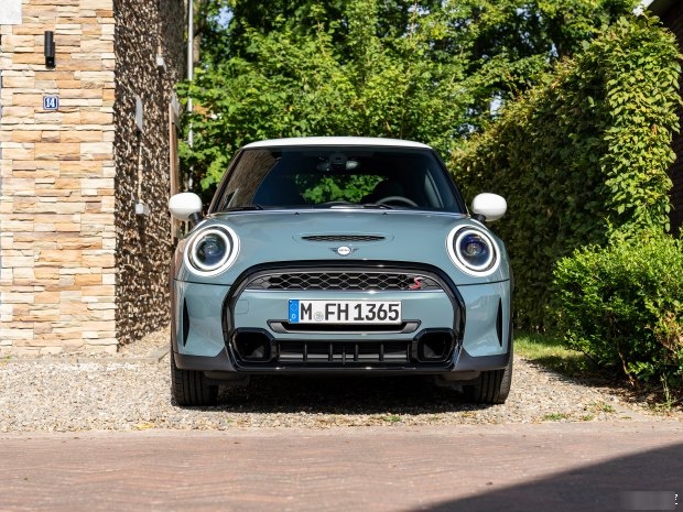 38万元起 mini推弧光限量版车型