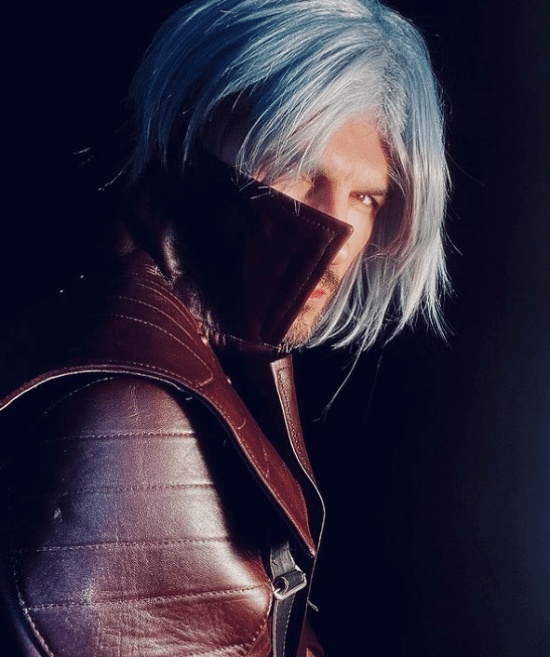 《鬼泣5》但丁脸模cos本体:万圣节别担心 哥会出手