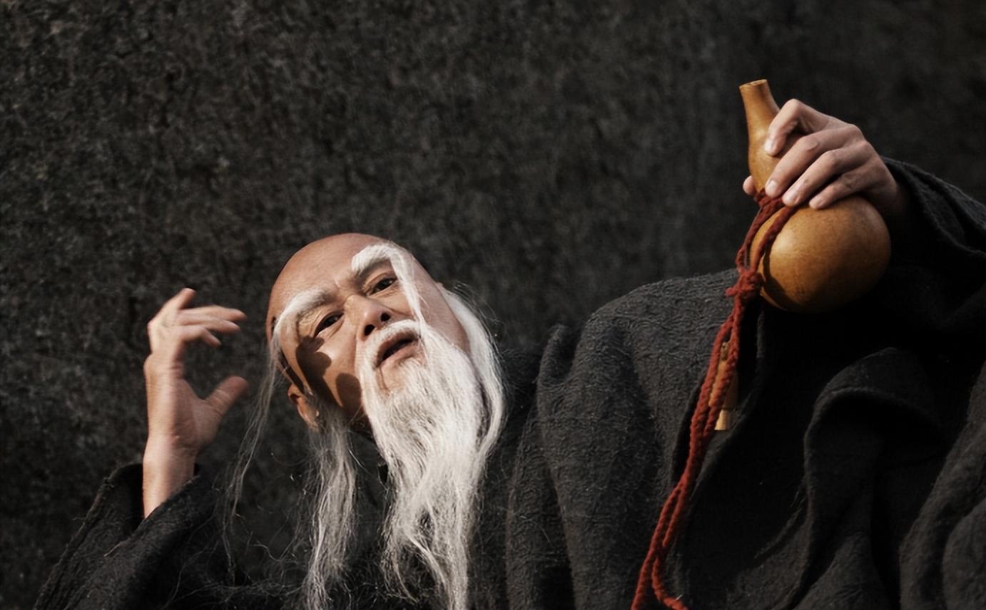 王重阳为人稳重,怎会把九阴真经给斗酒僧?你看对方的筹码是什么