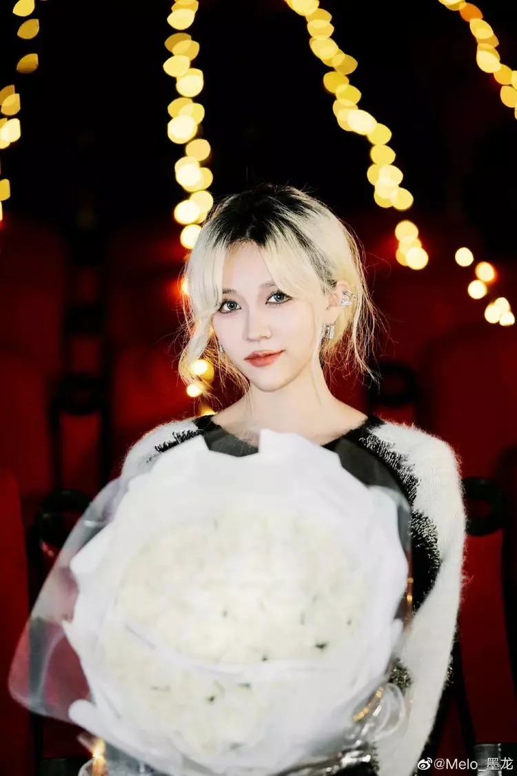 99!melo晒出了求婚现场照片!