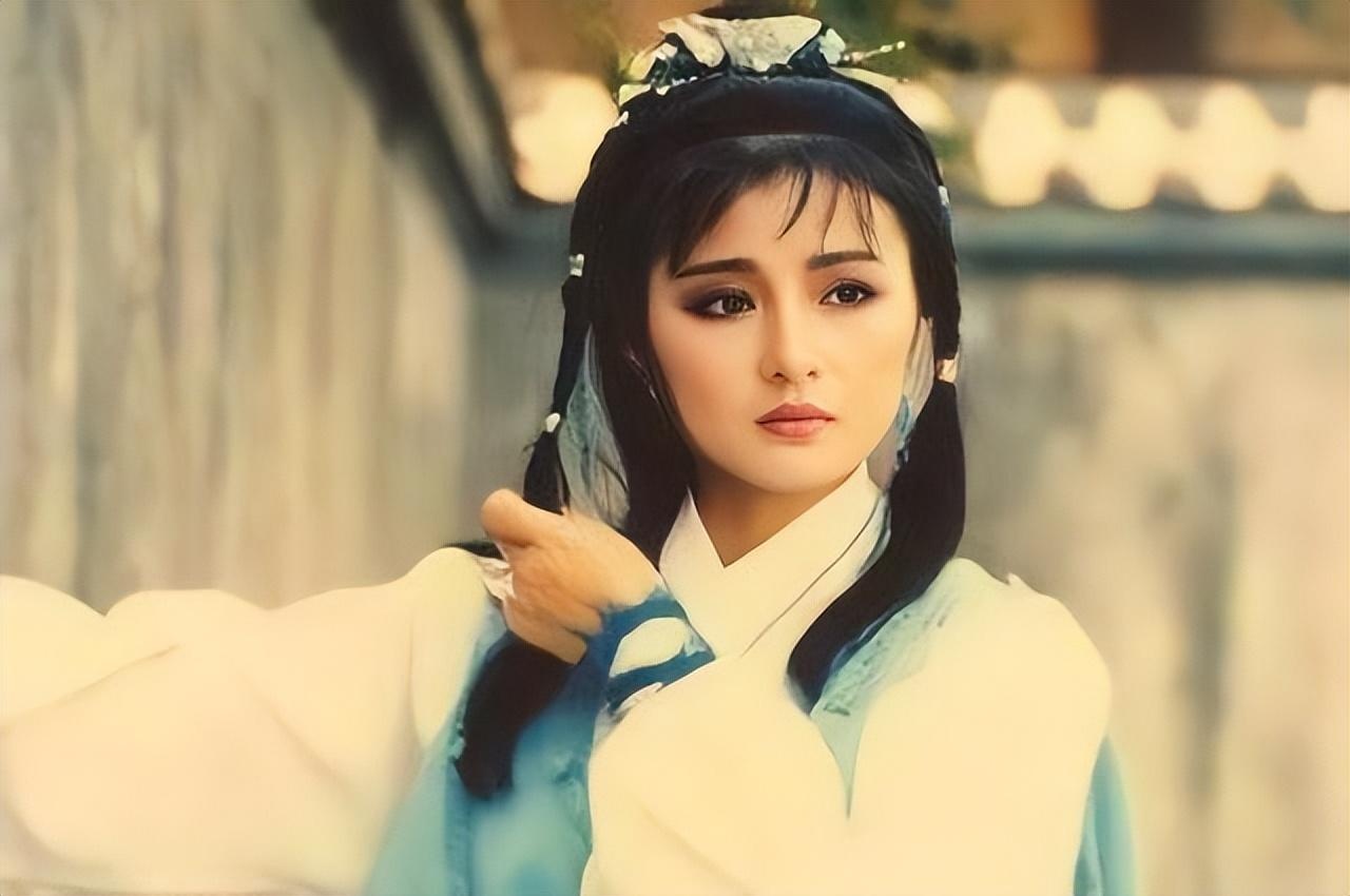 阿青没学内功,为何被吹成金庸全书第一高手?你看张无忌说过什么