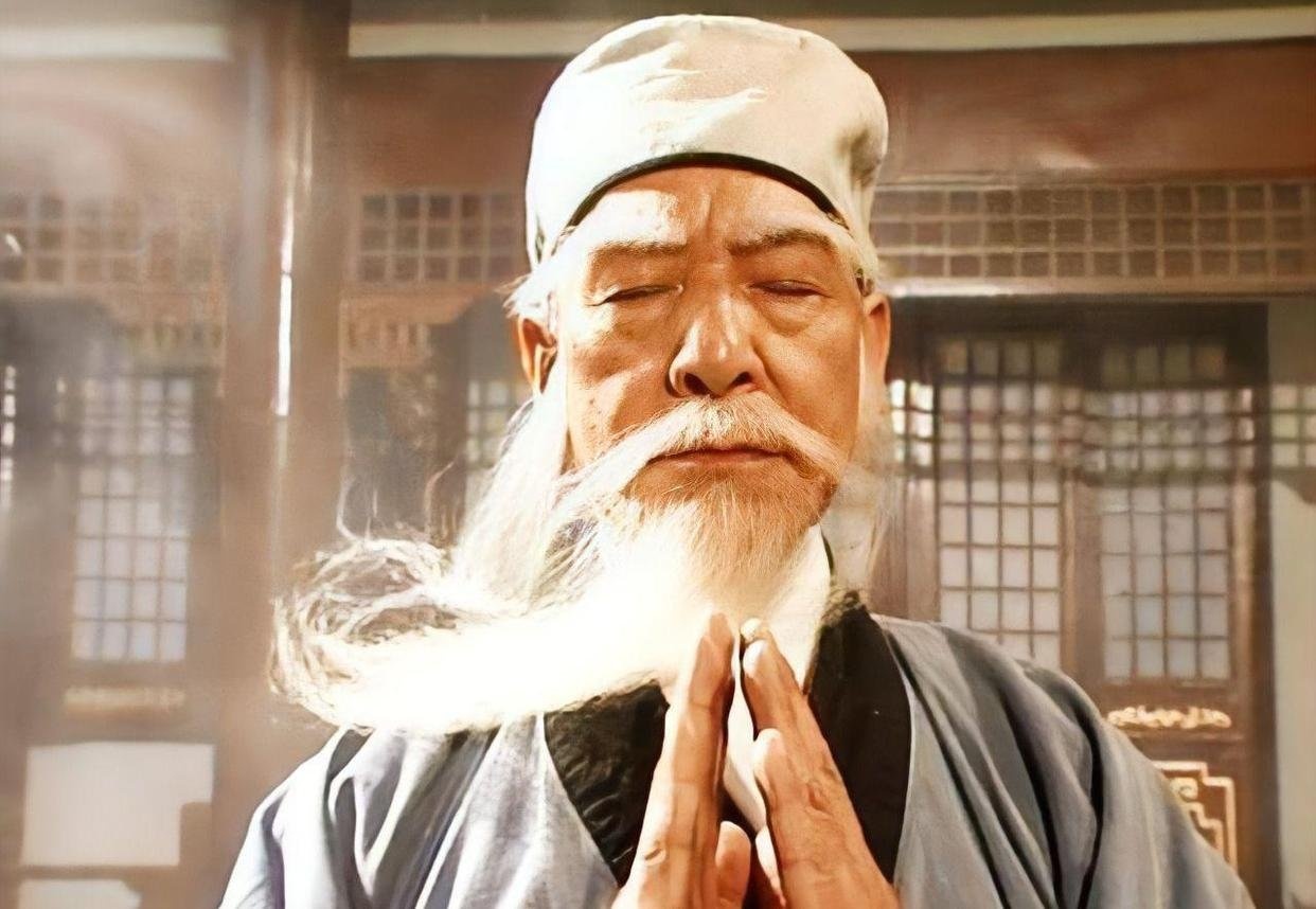 不知出于何种缘故,坐拥一身神功的扫地僧却甘愿隐居于少林寺,成了一名