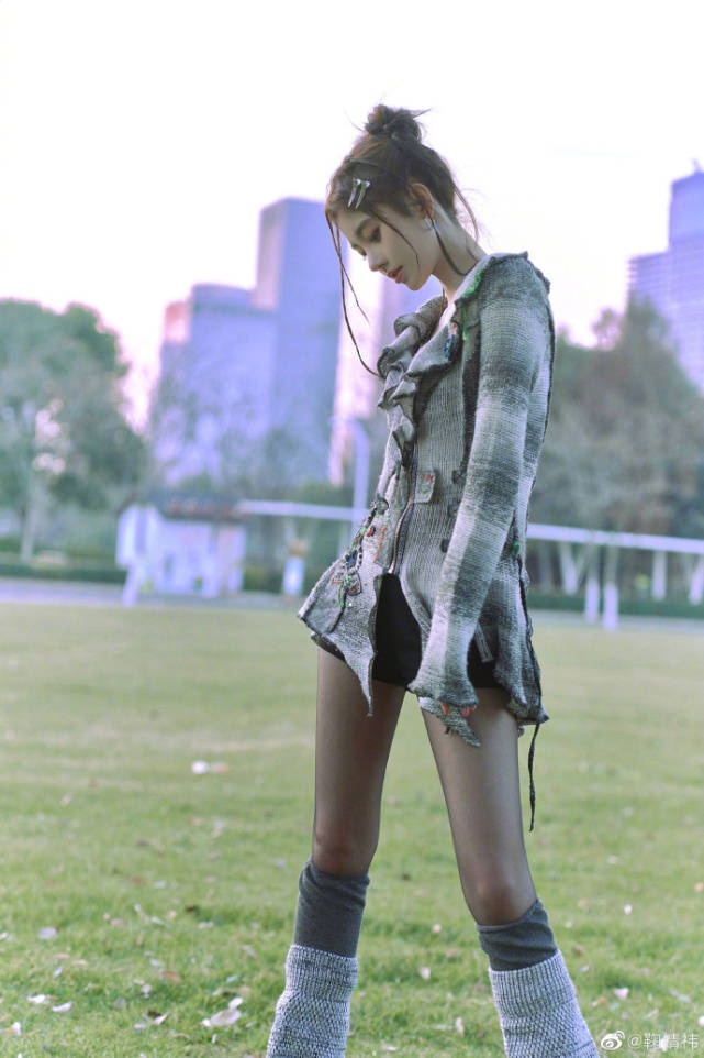 鞠婧祎晒照甜美似初恋,纤细美腿性感撩人,超高颜值惹人爱