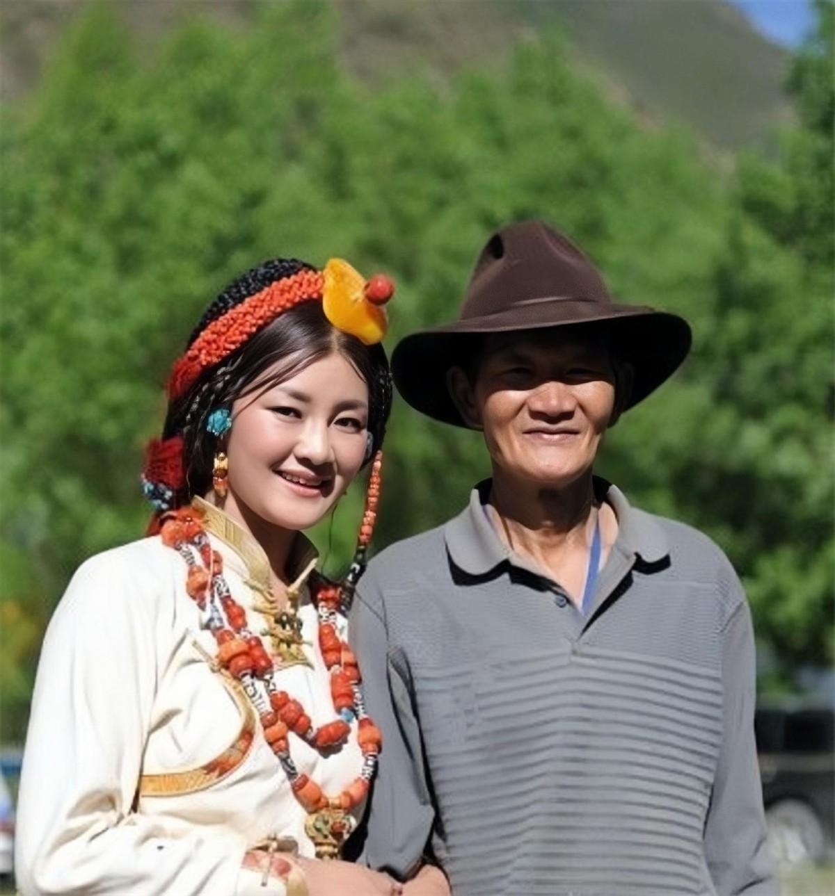 降央卓玛:嫁普通丈夫,婚后处处帮娘家,3个孩子都是婆婆带