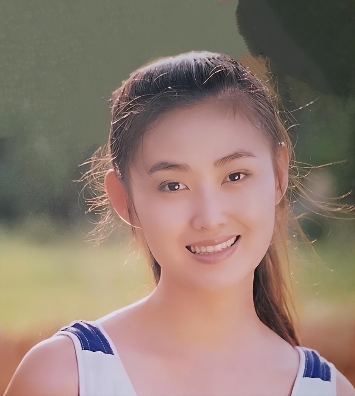 "最美金莲"王思懿,武松丁海峰差点为她离婚,如今52岁依旧美丽