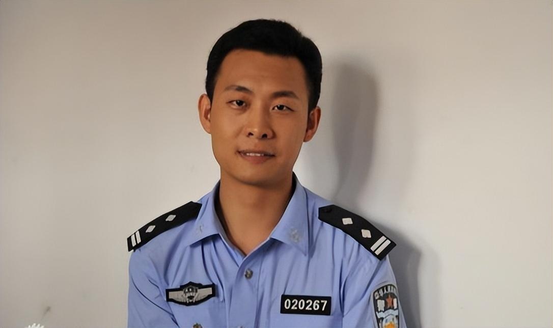 油头粉面就别演警察了,这7位演员告诉你,什么才是真的警魂