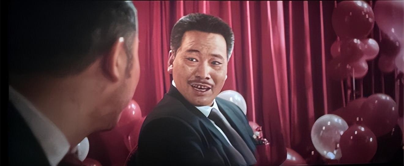 自然是有更多的钱去制作内容了,而吴孟达一闪而过的镜头,其实也就不难