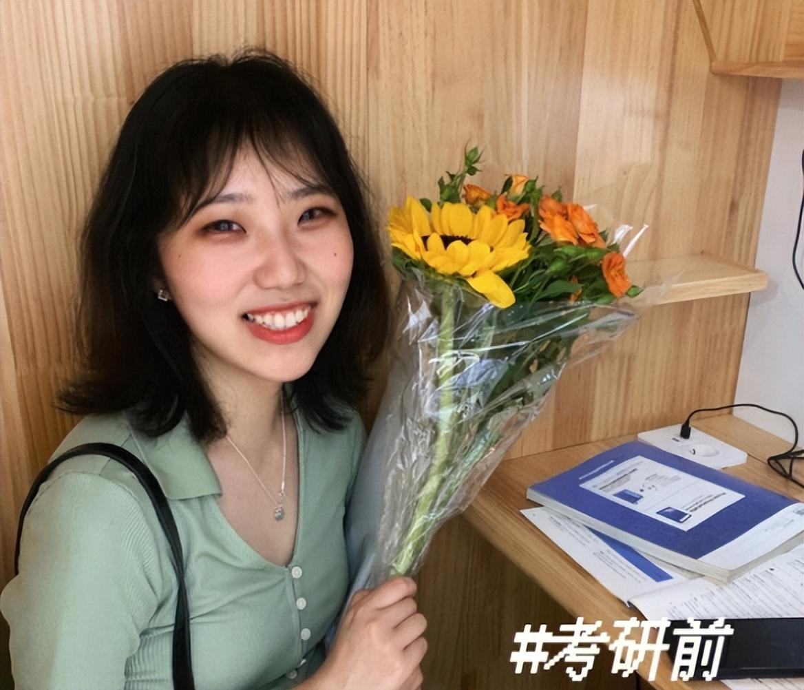 大学生晒考研前后对比图,前后对比差距大,学习是最辛苦的 大学生晒考研前后对比图,前后对比差距大,学习是最辛苦的